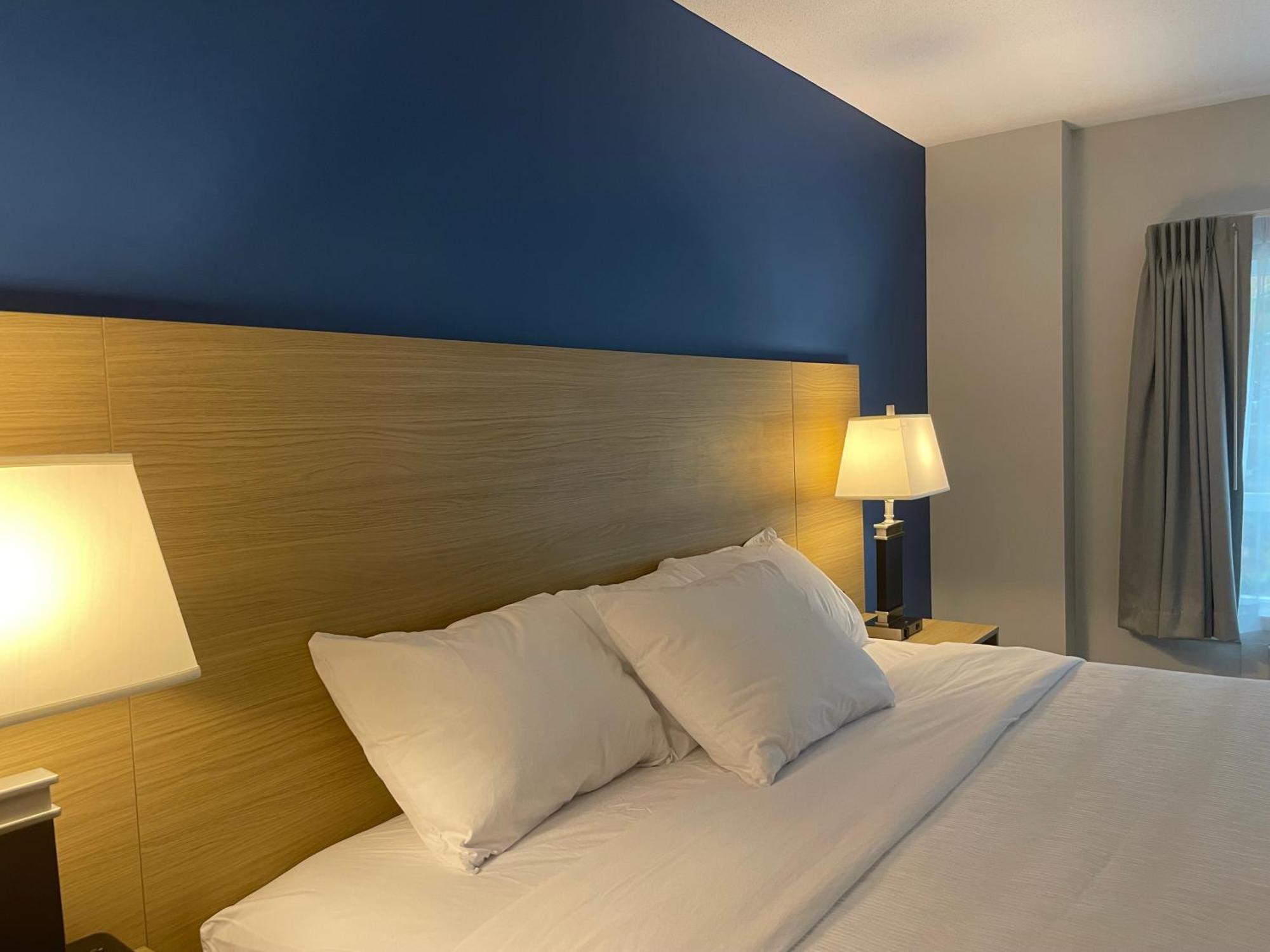 Baymont By Wyndham Gold River מראה חיצוני תמונה