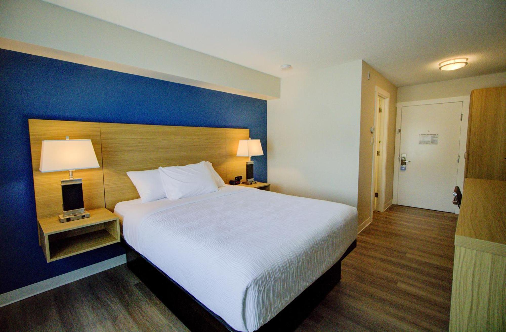 Baymont By Wyndham Gold River מראה חיצוני תמונה