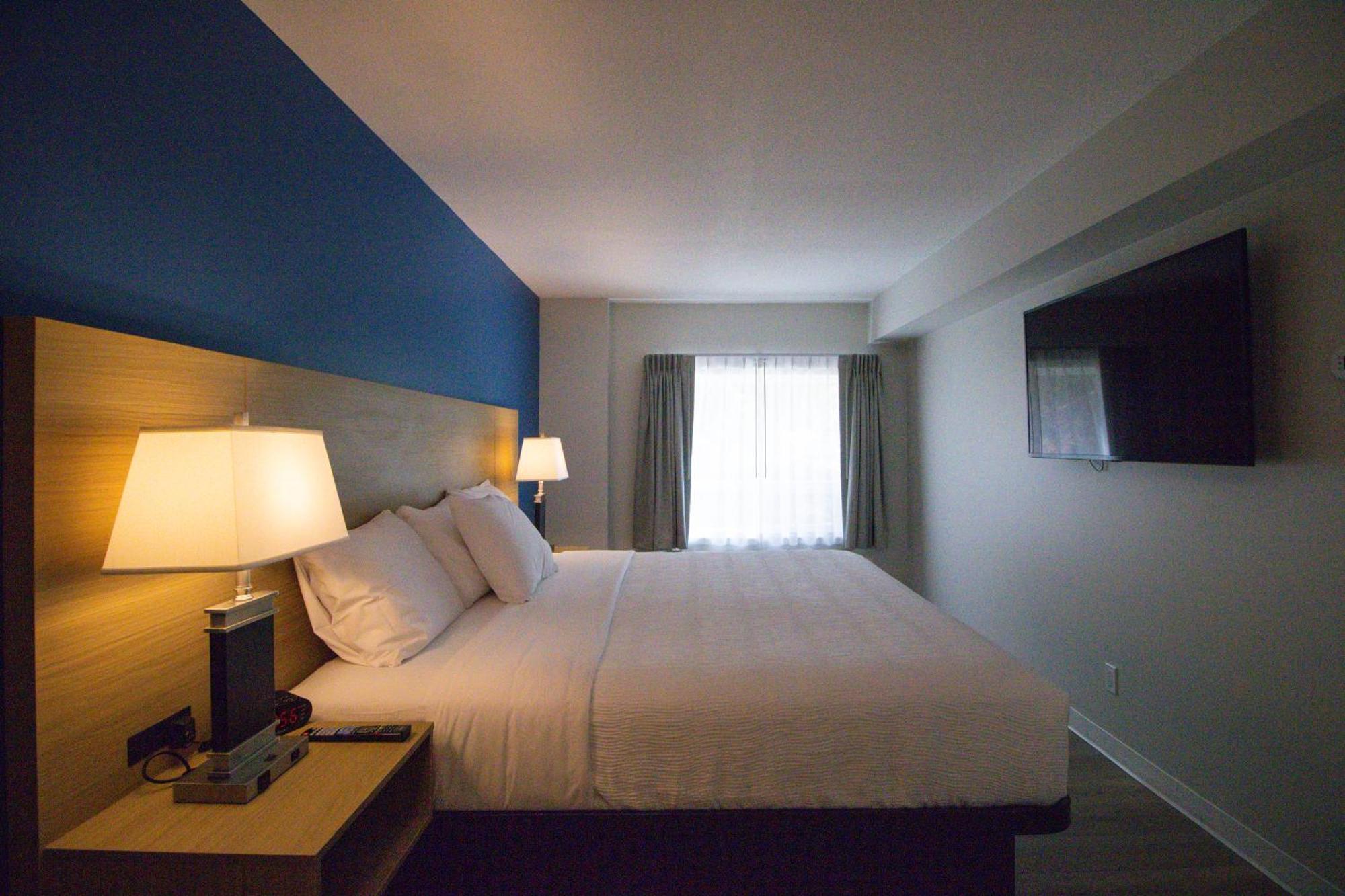 Baymont By Wyndham Gold River מראה חיצוני תמונה