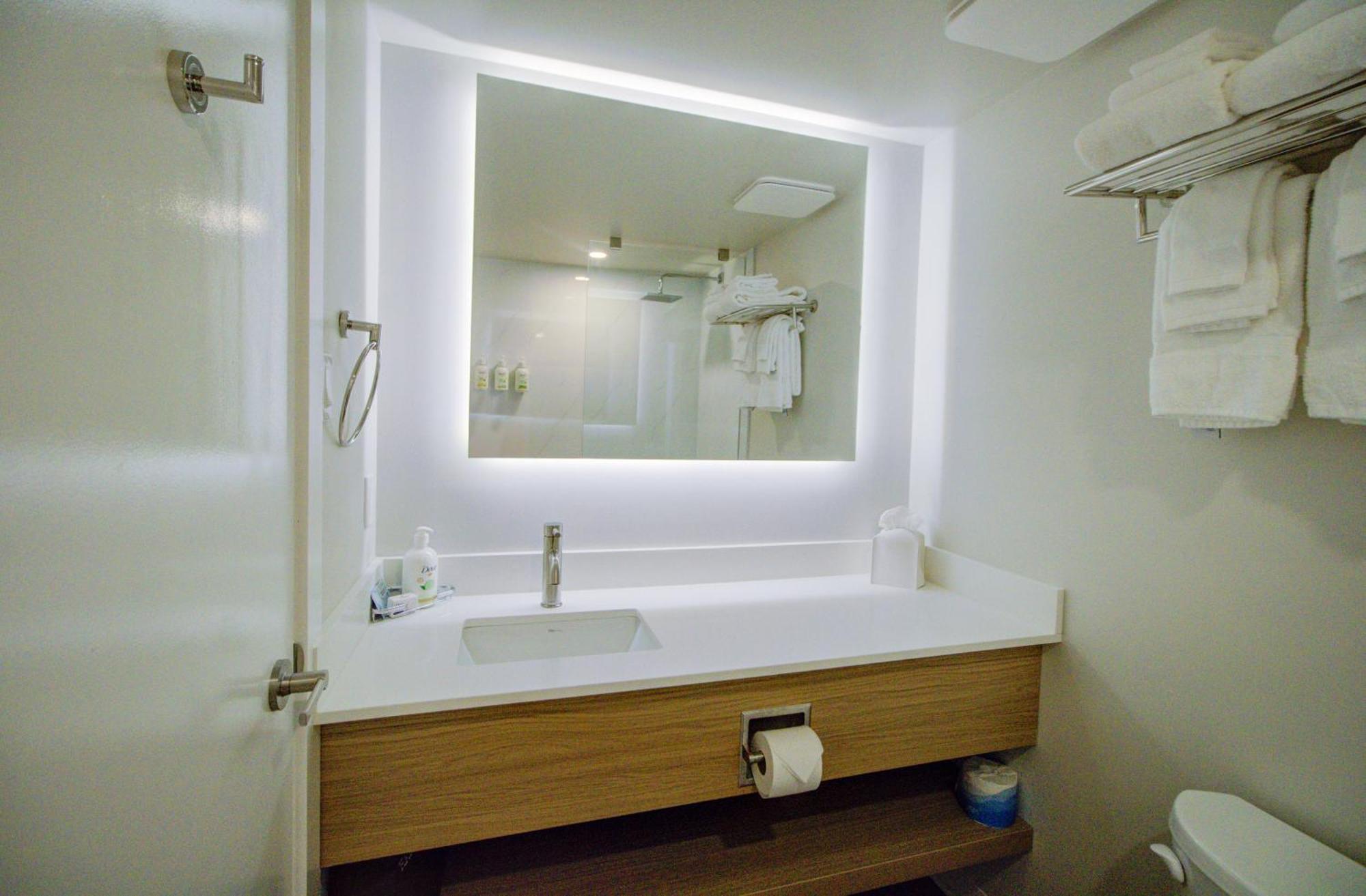 Baymont By Wyndham Gold River מראה חיצוני תמונה